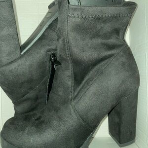 Black boots high heel